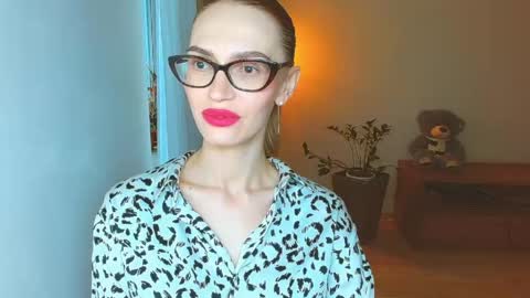 Snapshot of yourladysunshine chatting on June 2026 09:01:02 AM Ksyusha online show from June 2026 09:01:02 AM