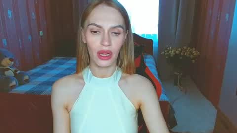 Snapshot of yourladysunshine chatting on June 2026 06:27:01 AM Ksyusha online show from June 2026 06:27:01 AM