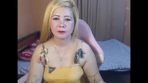 Snapshot of yourlenda chatting on May 2026 09:57:01 AM Glenda online show from May 2026 09:57:01 AM