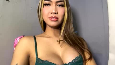 yourlovebella88 online show from March 2026 06:14:01 PM