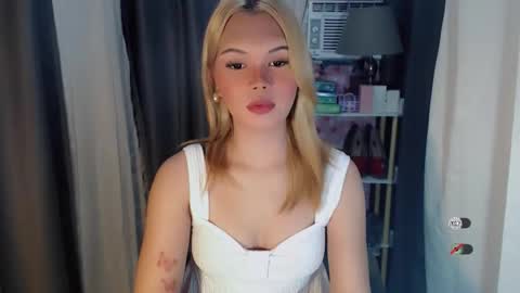 Snapshot of yourlovekylie chatting on April 2026 04:49:02 AM KYLIE MORE online show from April 2026 04:49:02 AM