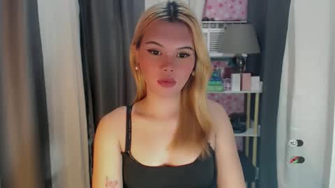 Snapshot of yourlovekylie chatting on May 2026 08:22:01 AM KYLIE MORE online show from May 2026 08:22:01 AM