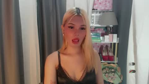 Snapshot of yourlovekylie chatting on June 2026 06:06:01 PM KYLIE MORE online show from June 2026 06:06:01 PM