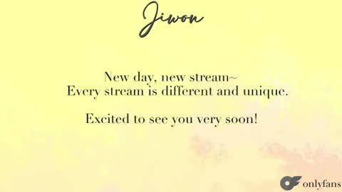 Snapshot of yourlovelykgirlfriend chatting on June 2026 08:10:02 PM J i w o n online show from June 2026 08:10:02 PM