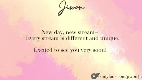 Snapshot of yourlovelykgirlfriend chatting on June 2026 08:15:01 PM J i w o n online show from June 2026 08:15:01 PM