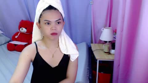 Snapshot of yourlovelytranspinay chatting on July 2026 01:52:02 AM your lovely Dina online show from July 2026 01:52:02 AM
