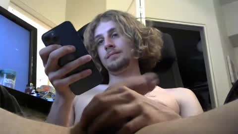 Snapshot of yourman1253 chatting on February 2025 04:04:01 AM YourMan online show from February 2025 04:04:01 AM