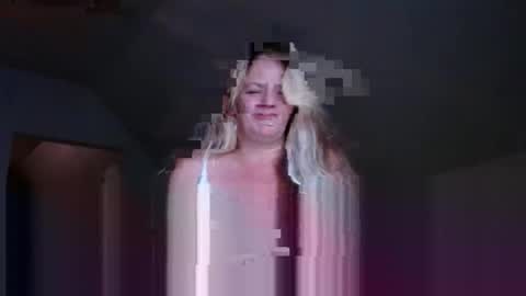 yourmomma999 online show from November 2025 11:15:02 PM