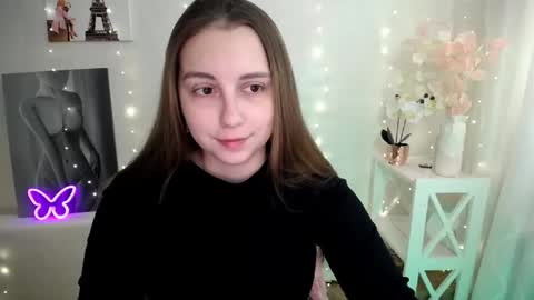 Snapshot of yours_piece_of_happiness_ chatting on April 2026 05:54:01 AM Happy online show from April 2026 05:54:01 AM