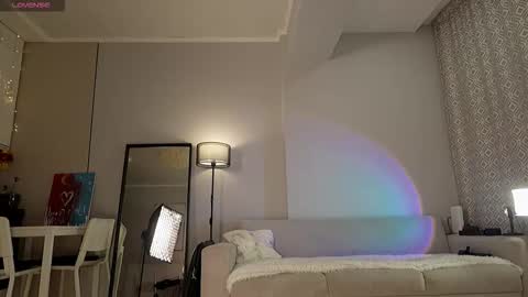 Luminous Luna online show from February 2026 02:11:02 PM