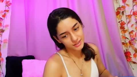 Snapshot of yoursexy18lover chatting on December 2025 10:31:01 AM Lina and roberth online show from December 2025 10:31:01 AM