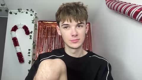 Snapshot of yoursweetyguy chatting on February 2026 04:33:01 PM yoursweetyguy online show from February 2026 04:33:01 PM