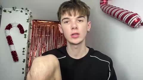 Snapshot of yoursweetyguy chatting on February 2026 02:44:02 PM yoursweetyguy online show from February 2026 02:44:02 PM