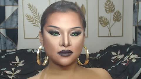 Snapshot of yourtrannyqueenxxx chatting on May 2026 12:39:01 AM Anastacia Grey online show from May 2026 12:39:01 AM