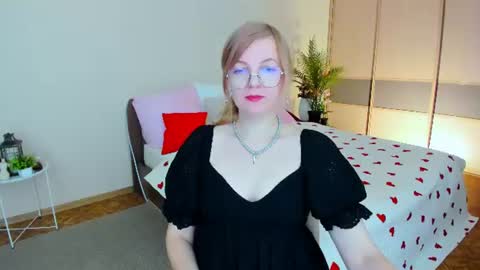 Snapshot of youruniverser chatting on June 2026 05:45:01 AM Alice online show from June 2026 05:45:01 AM