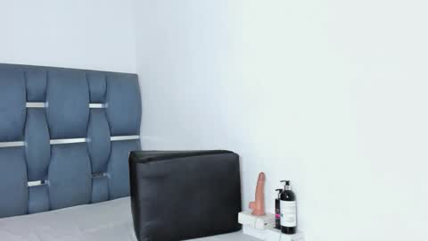 yourwife_anna online show from October 2025 10:27:02 AM