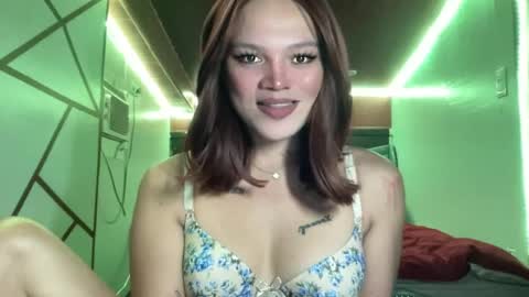 Snapshot of yourwildestdreamgirl chatting on June 2026 03:37:01 AM ANDREA online show from June 2026 03:37:01 AM