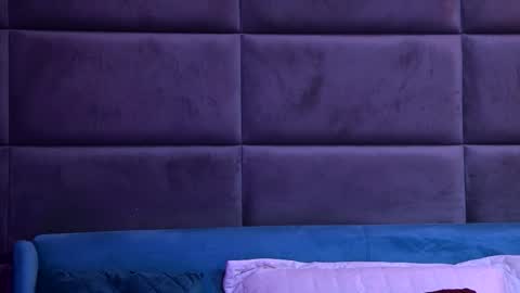 Foxie online show from November 2025 04:40:01 PM