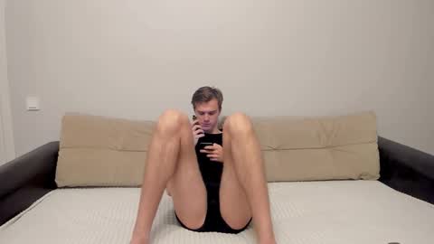 Yue Lang and Samm online show from October 2025 06:15:02 PM