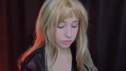 Misa online show from November 2025 04:05:01 PM