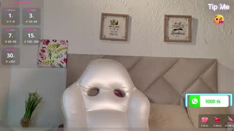 Yuliana online show from December 2025 06:48:01 PM