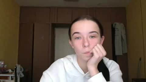 Yuliia online show from October 2025 06:58:02 AM