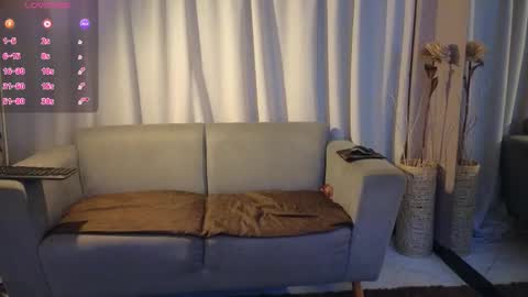 yuliethpetite online show from March 2026 12:00:01 PM