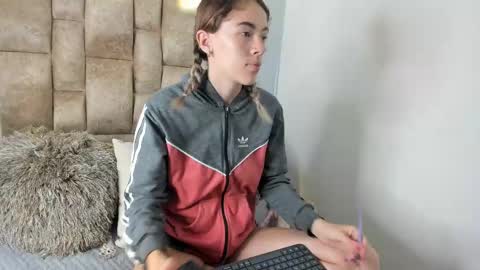 Snapshot of yulievans chatting on March 2025 12:09:01 PM yulievans online show from March 2025 12:09:01 PM