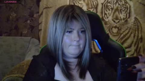 yuliiared online show from December 2025 07:21:02 PM