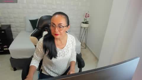 Y U L I T Z A online show from January 2026 01:16:02 PM