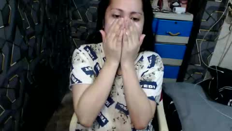 yumi online show from November 2025 06:52:01 PM