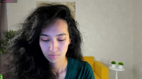 Snapshot of yummy_lamii chatting on April 2026 11:52:02 AM Cindey online show from April 2026 11:52:02 AM