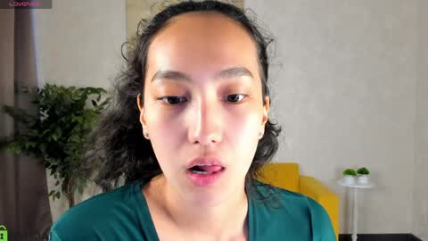 Snapshot of yummy_lamii chatting on May 2026 11:27:01 AM Cindey online show from May 2026 11:27:01 AM