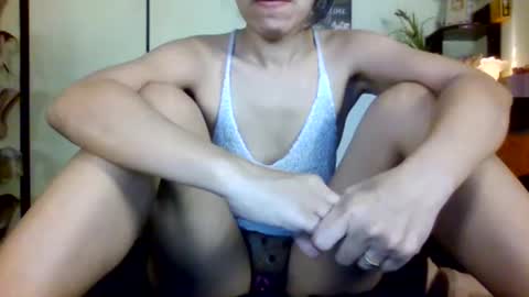 Snapshot of yummylheng chatting on January 2025 07:05:01 AM yummylheng online show from January 2025 07:05:01 AM