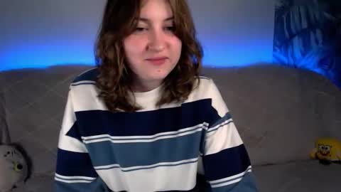 YummyPolly online show from September 2025 07:19:02 PM