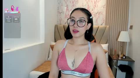 Yuna  online show from October 2025 01:51:02 PM