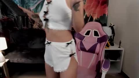 Yuna online show from October 2025 07:27:01 PM