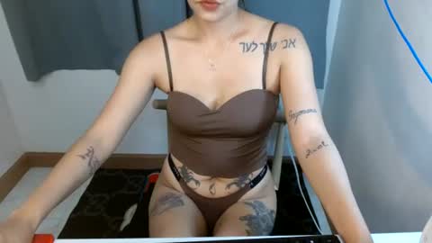 yunahuntrixx online show from June 2026 10:09:01 AM