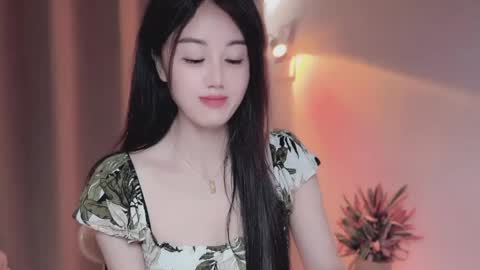 Snapshot of yuner0715 chatting on May 2026 04:19:01 AM YunEr online show from May 2026 04:19:01 AM