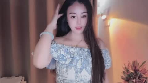 Snapshot of yuner0715 chatting on May 2026 03:35:02 AM YunEr online show from May 2026 03:35:02 AM