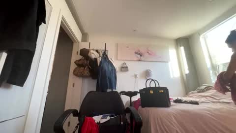 BbyTSSLut online show from December 2025 11:42:01 PM