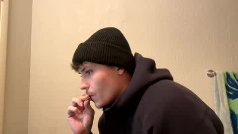 yungstudbev online show from December 2024 11:20:01 PM