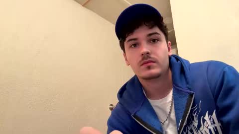 yungstudbev online show from October 2025 05:54:01 PM