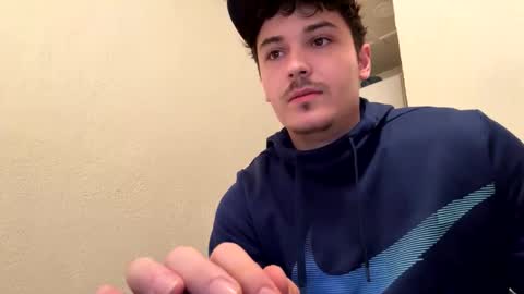 yungstudbev online show from October 2025 11:35:01 PM