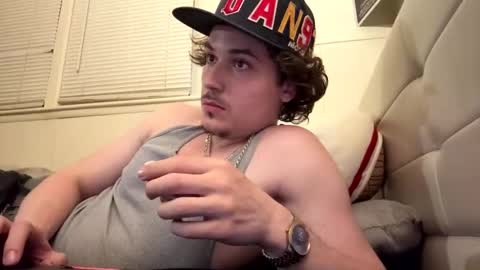 yungstudbev online show from April 2026 12:28:01 AM