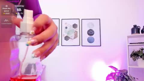 Yunna online show from November 2025 11:33:01 AM