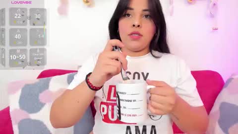 Yunna online show from December 2025 11:28:02 AM