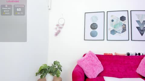 Yunna online show from April 2026 11:39:02 AM