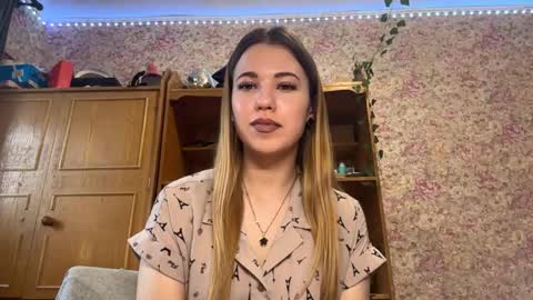 yunsylney online show from May 2026 01:19:01 PM
