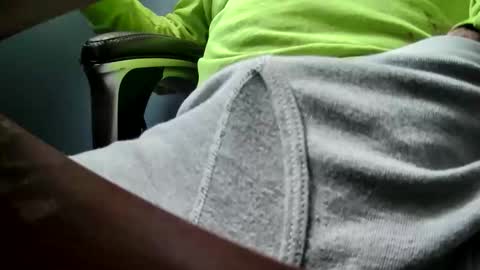 yuppers1234 online show from November 2025 05:57:01 PM